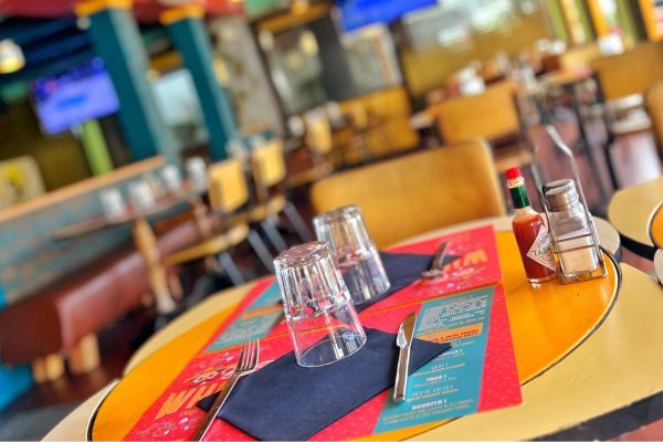 cafe-wha-vieux-salle-interieure-bastia-2.jpeg