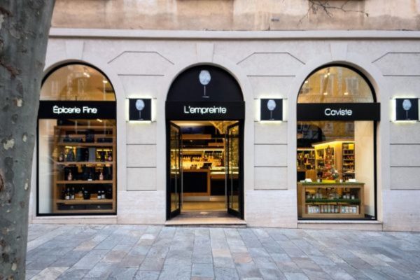 empreinte-caviste-devanture-credit-photo-armand-luciani-2-1.jpeg