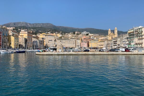 guides-via-corsica-bastia-vieux-port-2.jpeg