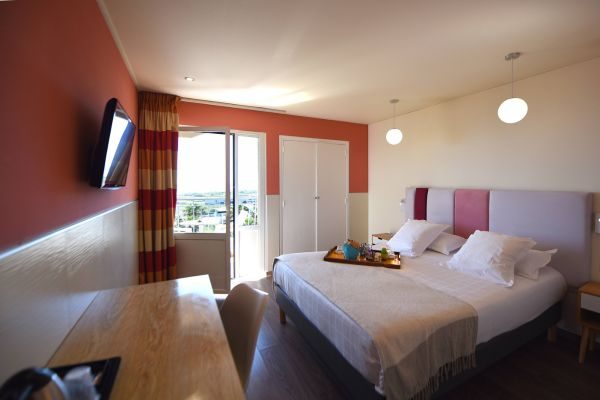 hotel-ostella-chambre-2.jpeg