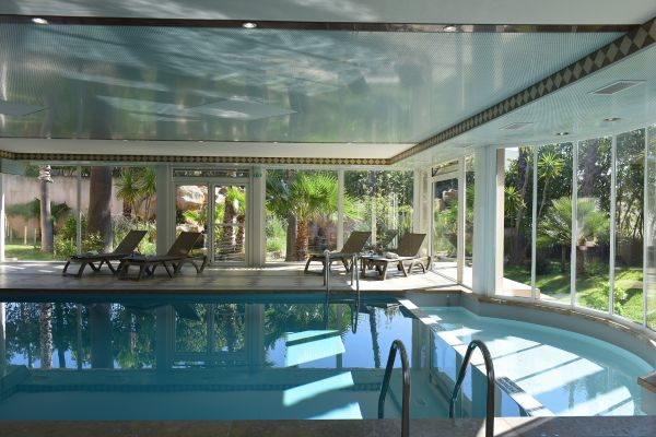 hotel-ostella-piscine-photo-couverture-1.jpeg