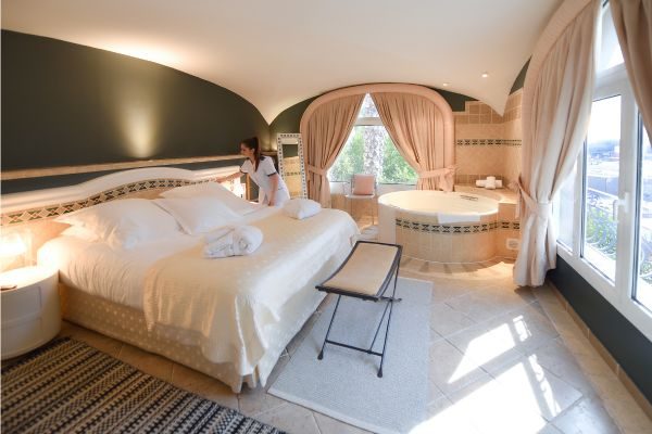 hotel-ostella-suite-5.jpeg