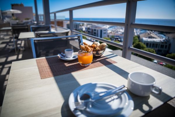 hotel-port-toga-frühstück-rooftop-4.jpeg
