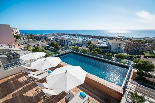 hotel-port-toga-piscine-rooftop-5.jpeg