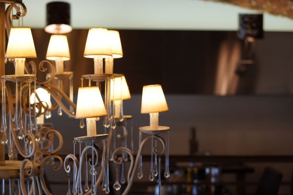pub-concorde-lustre-detail-4.jpeg